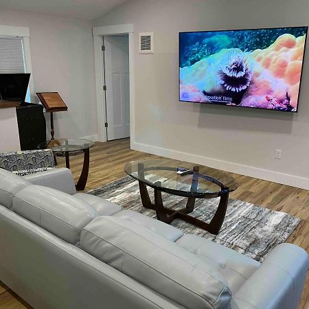 Modern 2Br 2Ba With King Bed-Fast Wi-Fi 75 Inch Oled Tv Villa Wilmington Exterior photo